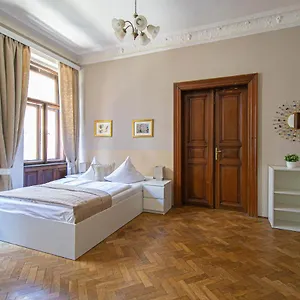 For Celebrations Spacious 3bdr With Balcony Apartment