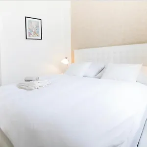 Apartment Romantic Petra - Free Parking Friday-sunday, Prague