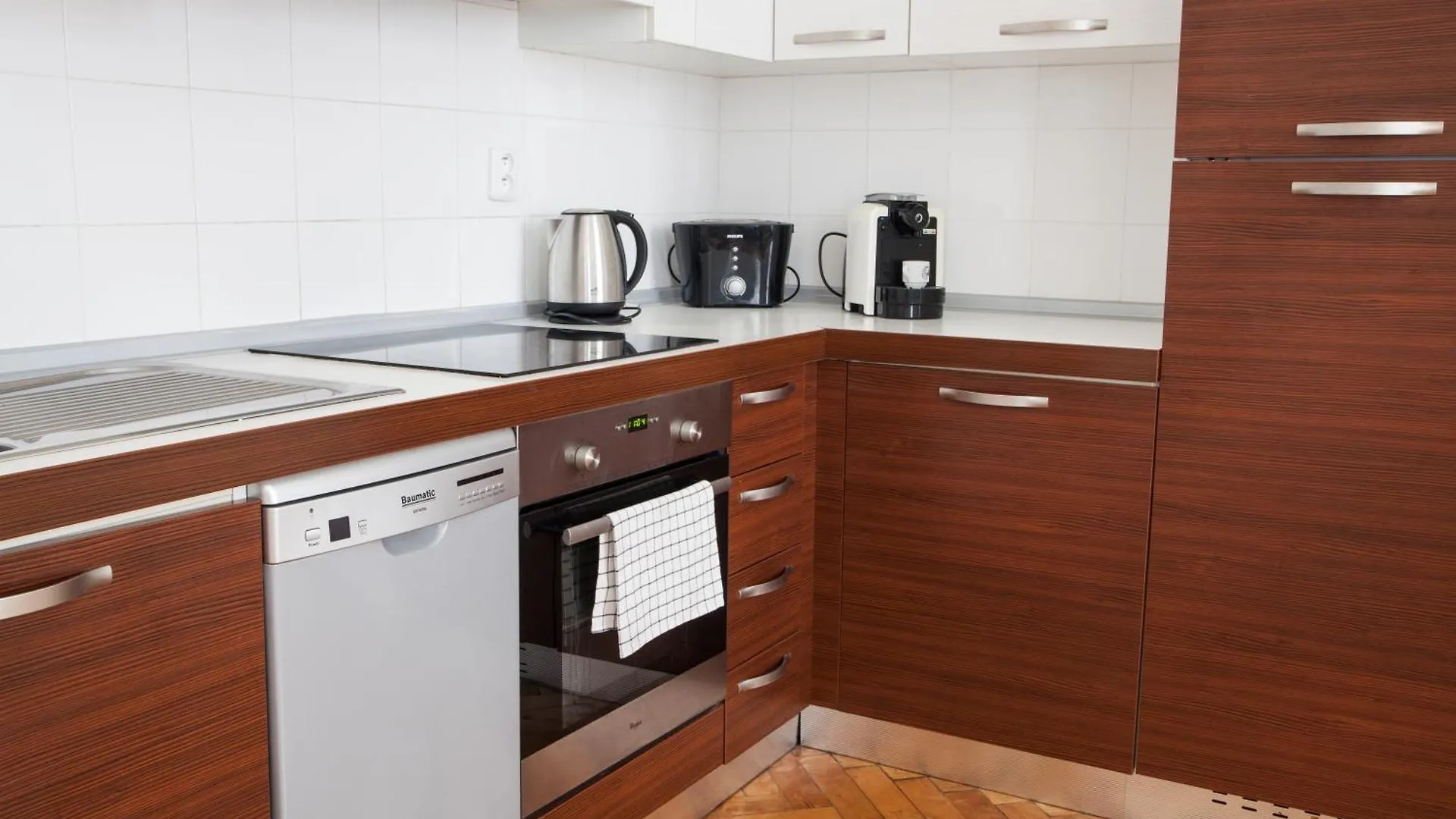 Spacious 2 Bedroom Apartment With Nice Terrace Prague