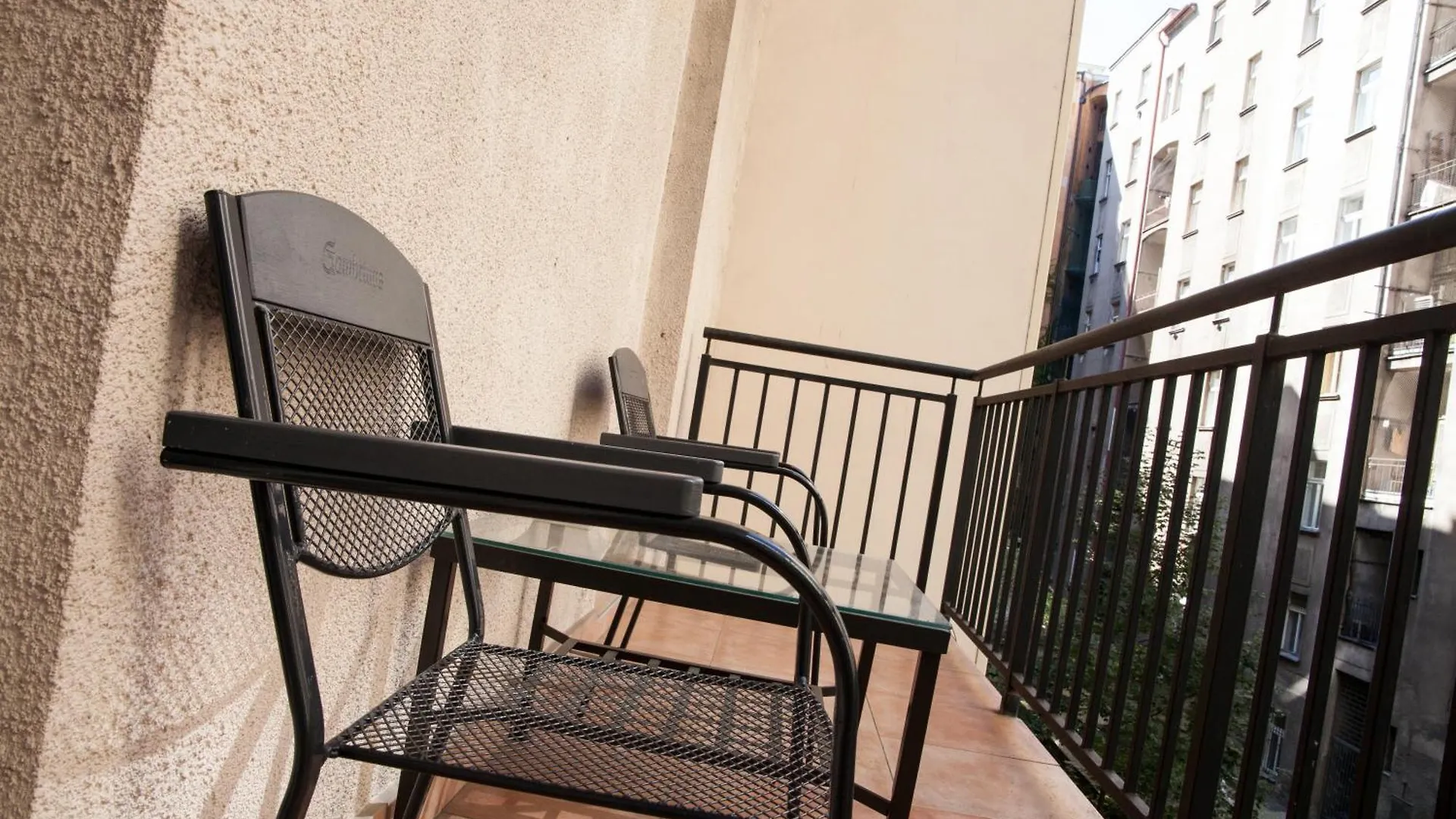 Spacious 2 Bedroom Apartment With Nice Terrace Prague